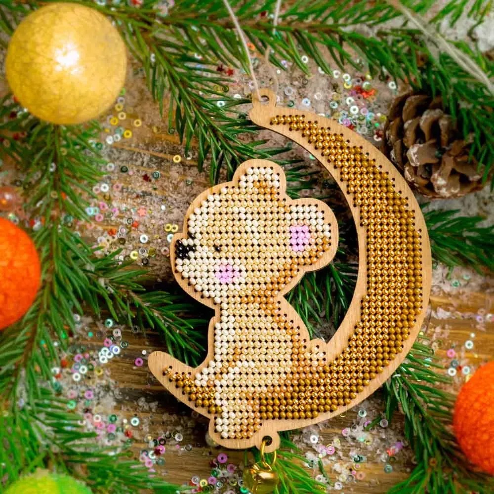 Moonlit Dreams - Bear - Ornament Wooden Bead Kit, zoomed in. Select this picture to zoom back out.
