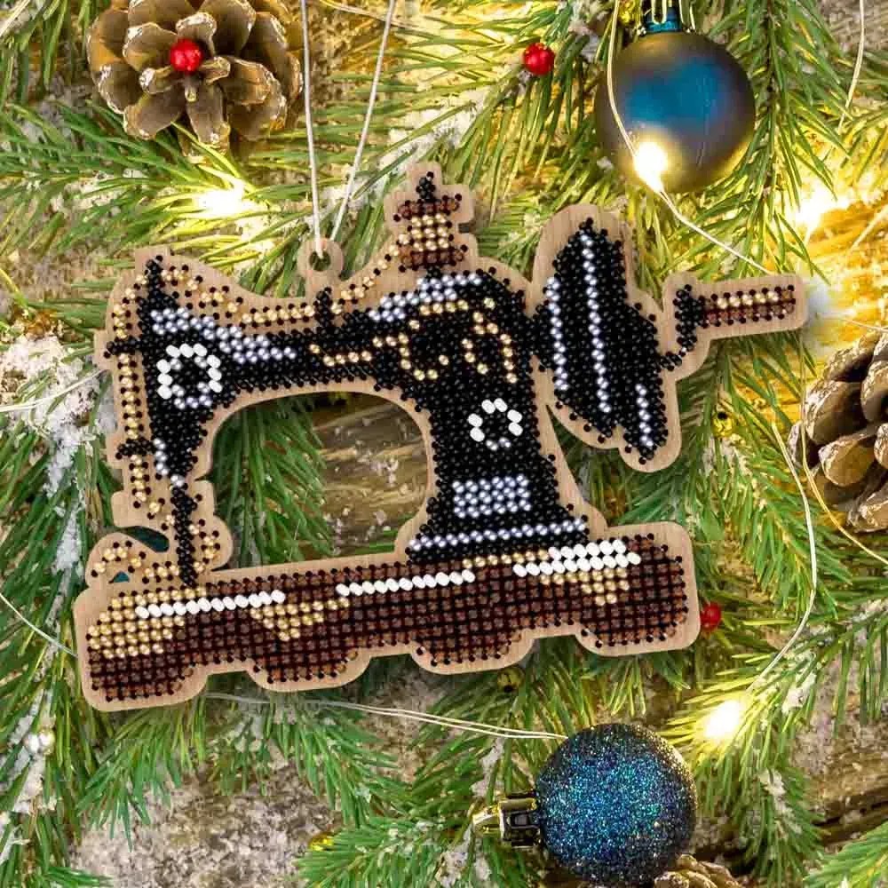 Vintage Sewing Machine - Christmas Ornament Wooden Bead Kit, zoomed in. Select this picture to zoom back out.