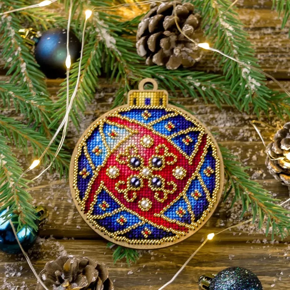 Festive Swirl Christmas Ornament - Cross Stitch Kit, zoomed in. Select this picture to zoom back out.