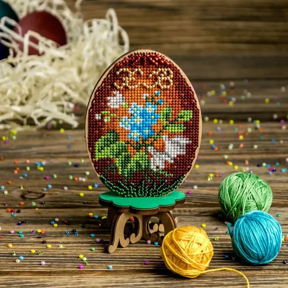 Easter Egg - 035 - Cross Stitch Kit, zoomed in. Select this picture to zoom back out.