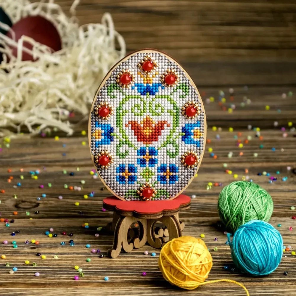 Easter Egg - 036 - Cross Stitch Kit, zoomed in. Select this picture to zoom back out.