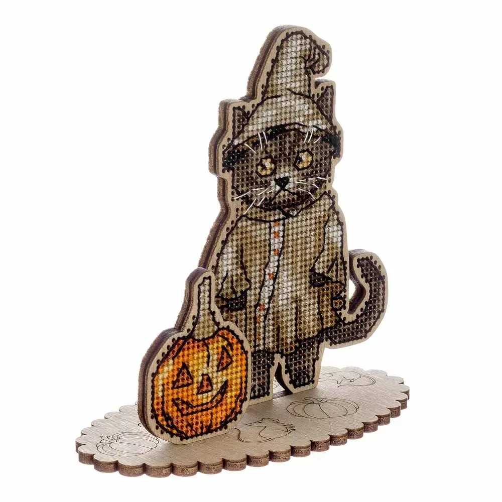 Halloween British Shorthair - Cross Stitch Kit, different perspective #1, zoomed in. Select this picture to zoom back out.