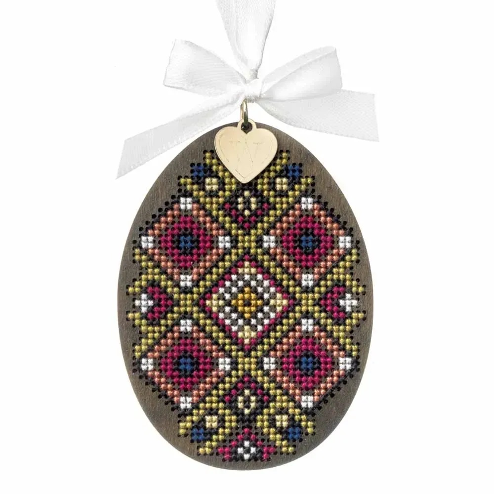 Easter Egg - 091 - Cross Stitch Kit, different perspective #1, zoomed in. Select this picture to zoom back out.