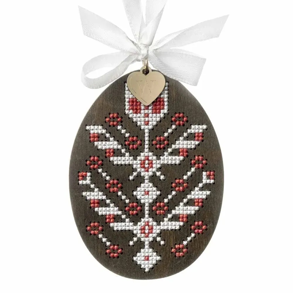 Easter Egg - 093 - Cross Stitch Kit, different perspective #1, zoomed in. Select this picture to zoom back out.
