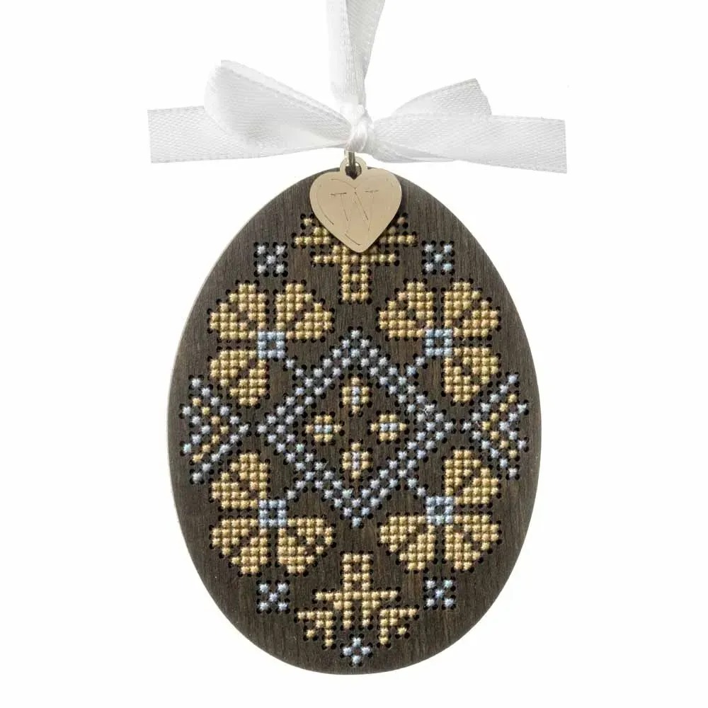 Easter Egg - 098 - Cross Stitch Kit, different perspective #1, zoomed in. Select this picture to zoom back out.