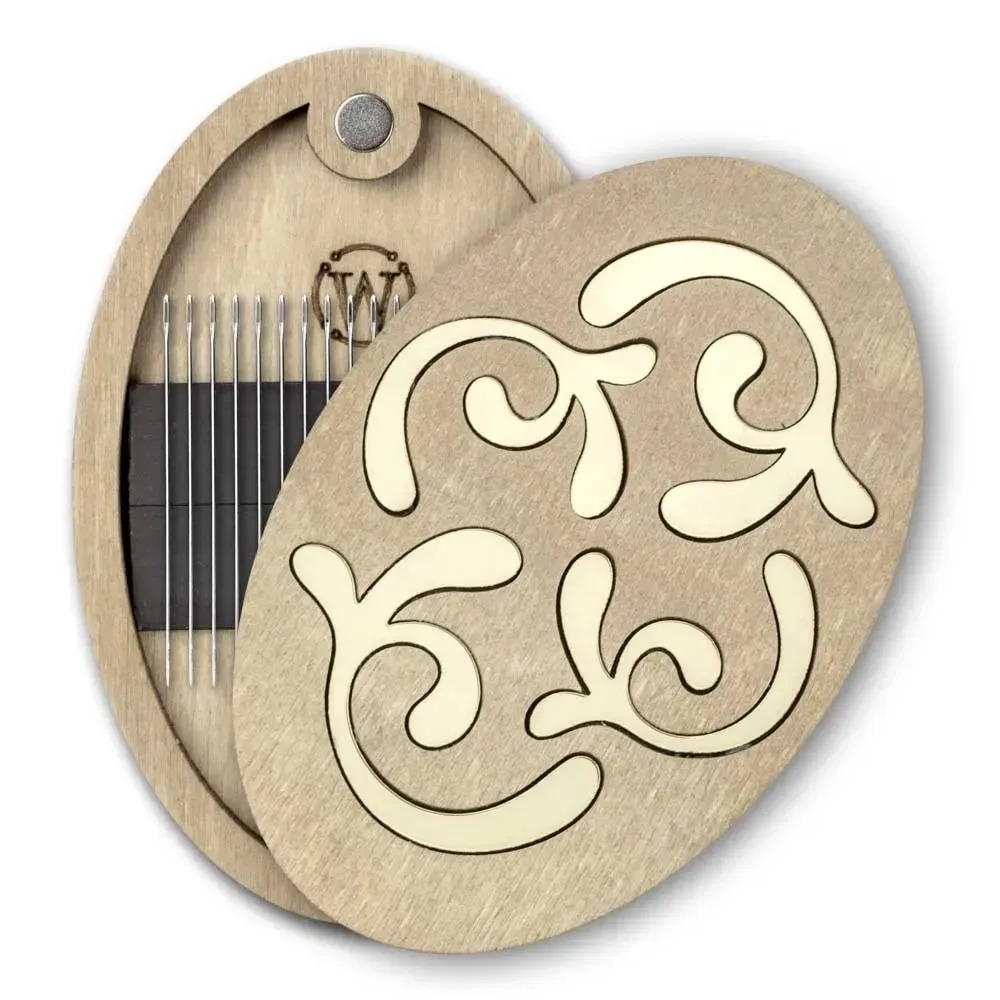 Golden Arabesque - Magnetic Oval Needle Case , different perspective #1, zoomed in. Select this picture to zoom back out.