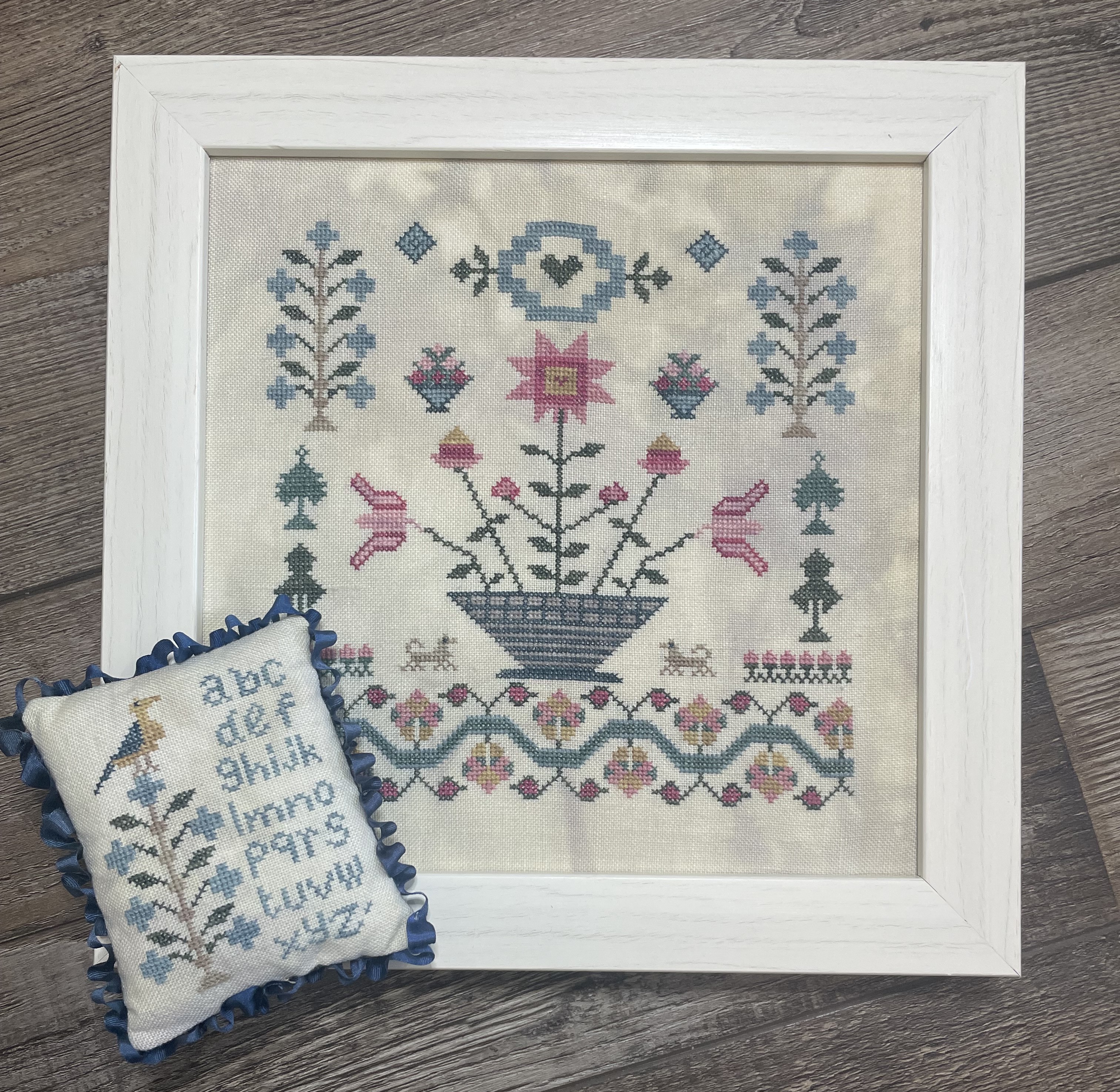 Elizabeth's Winter Basket - Cross Stitch Pattern 