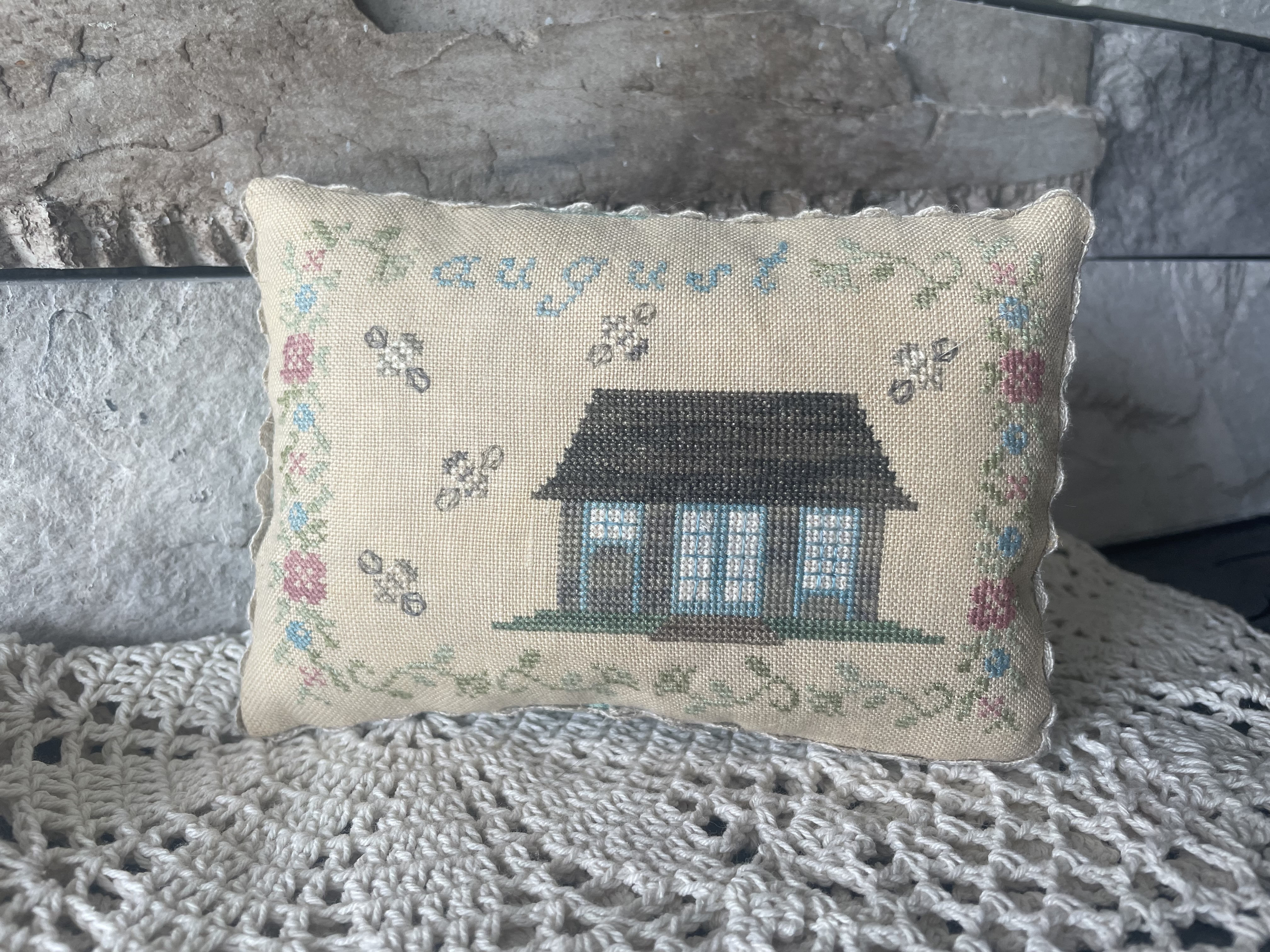 August Cottage - Cross Stitch Pattern 