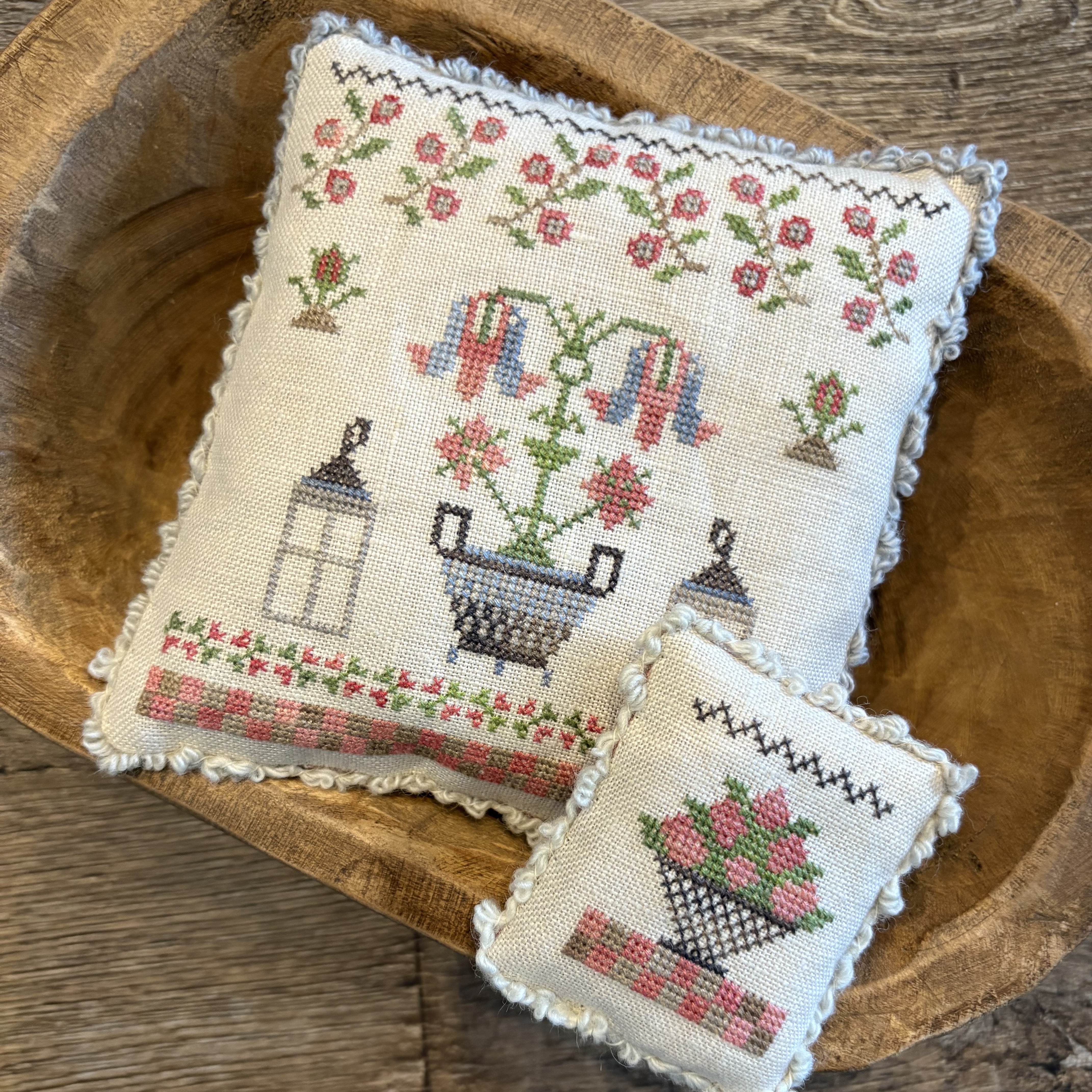 Jobiena's Flower Basket - Cross Stitch Pattern