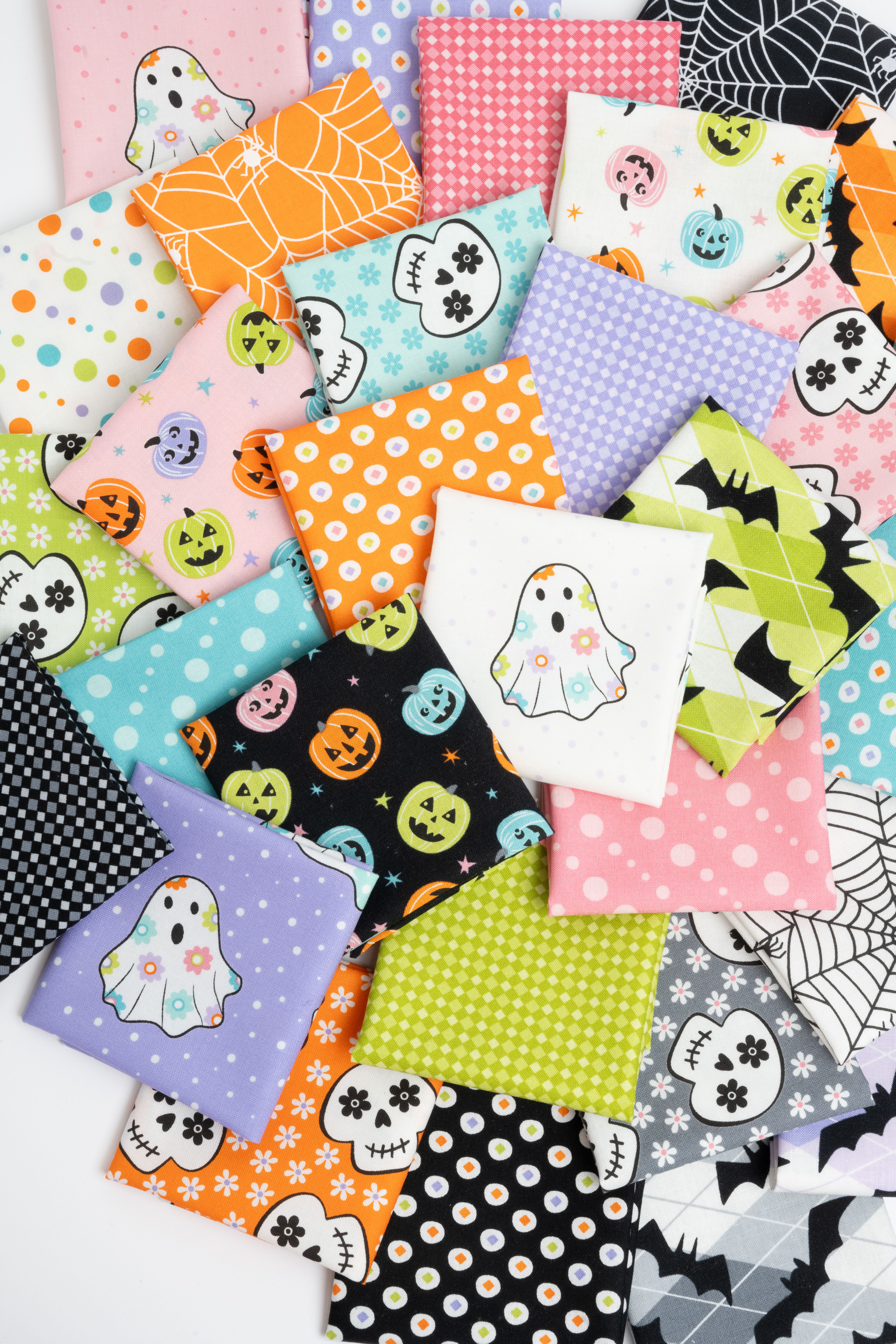 Fab Boo Lous Ghosts Ghostly - Halloween Quilt Fabric