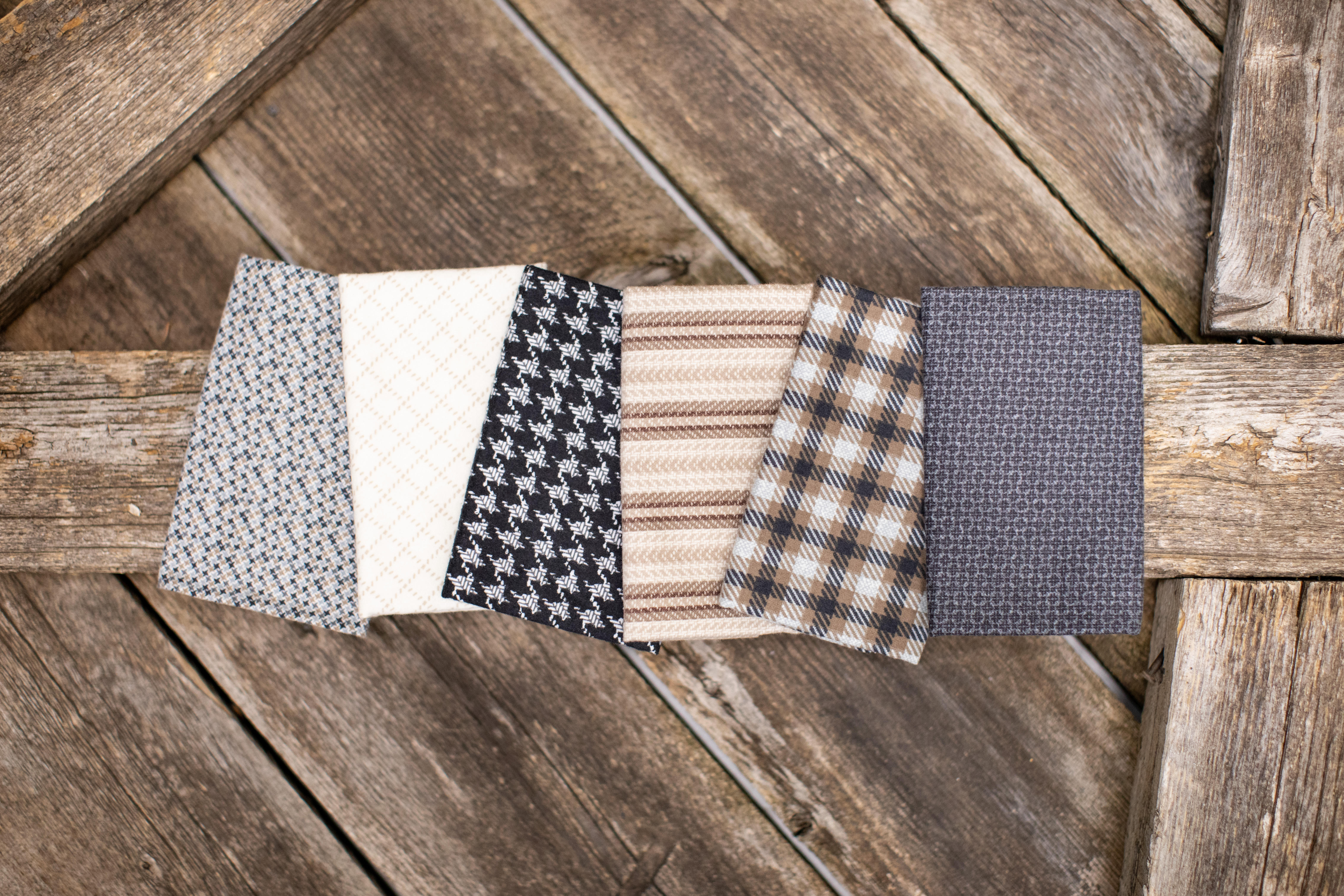Farmhouse Flannel III - Cocoa - Quilt Fabric