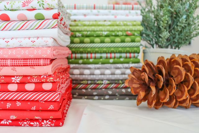 Favorite Things Evergreen - Chamomile Ditsy - Quilt Fabric