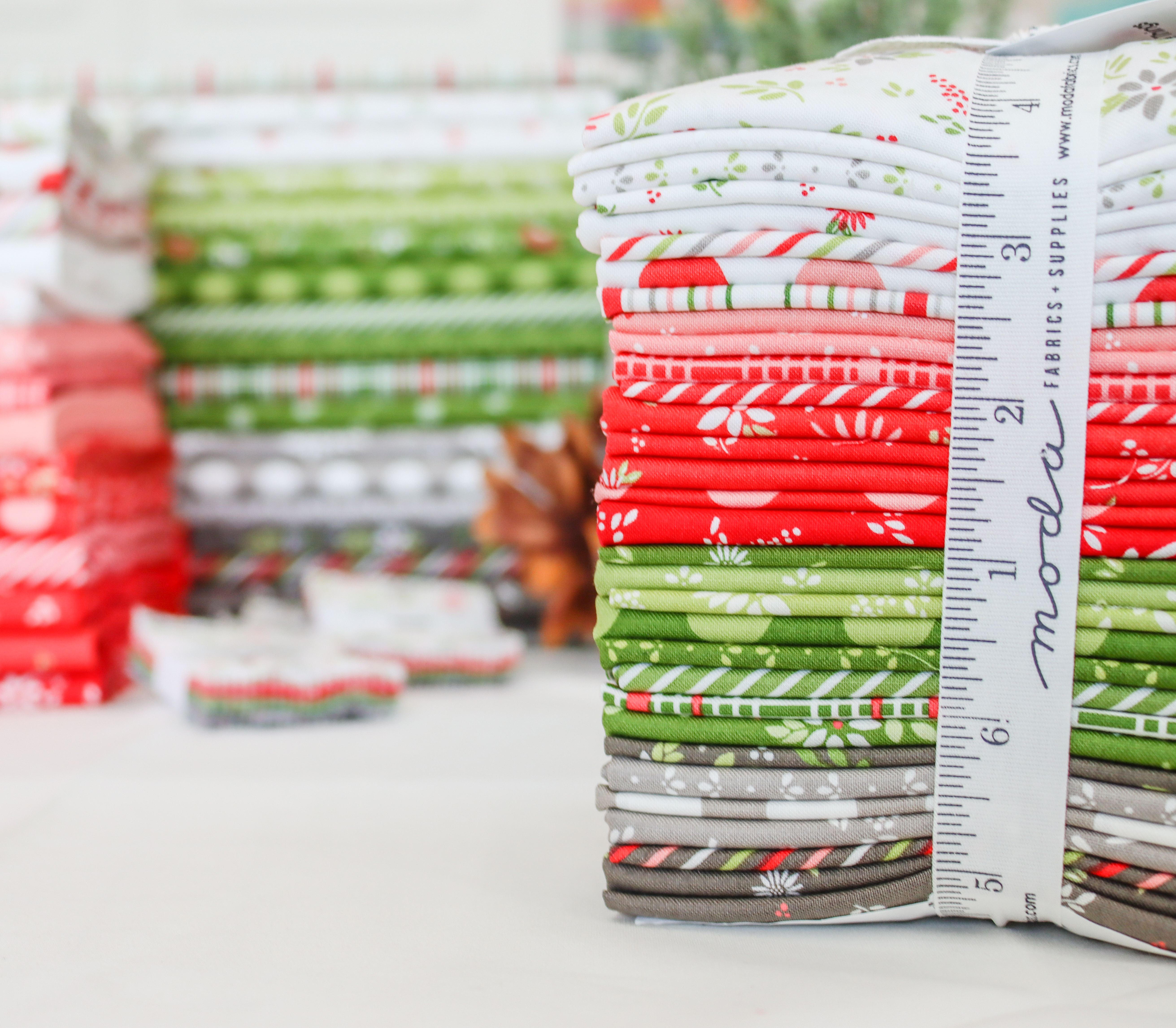 Favorite Things Evergreen - Chamomile Ditsy - Quilt Fabric