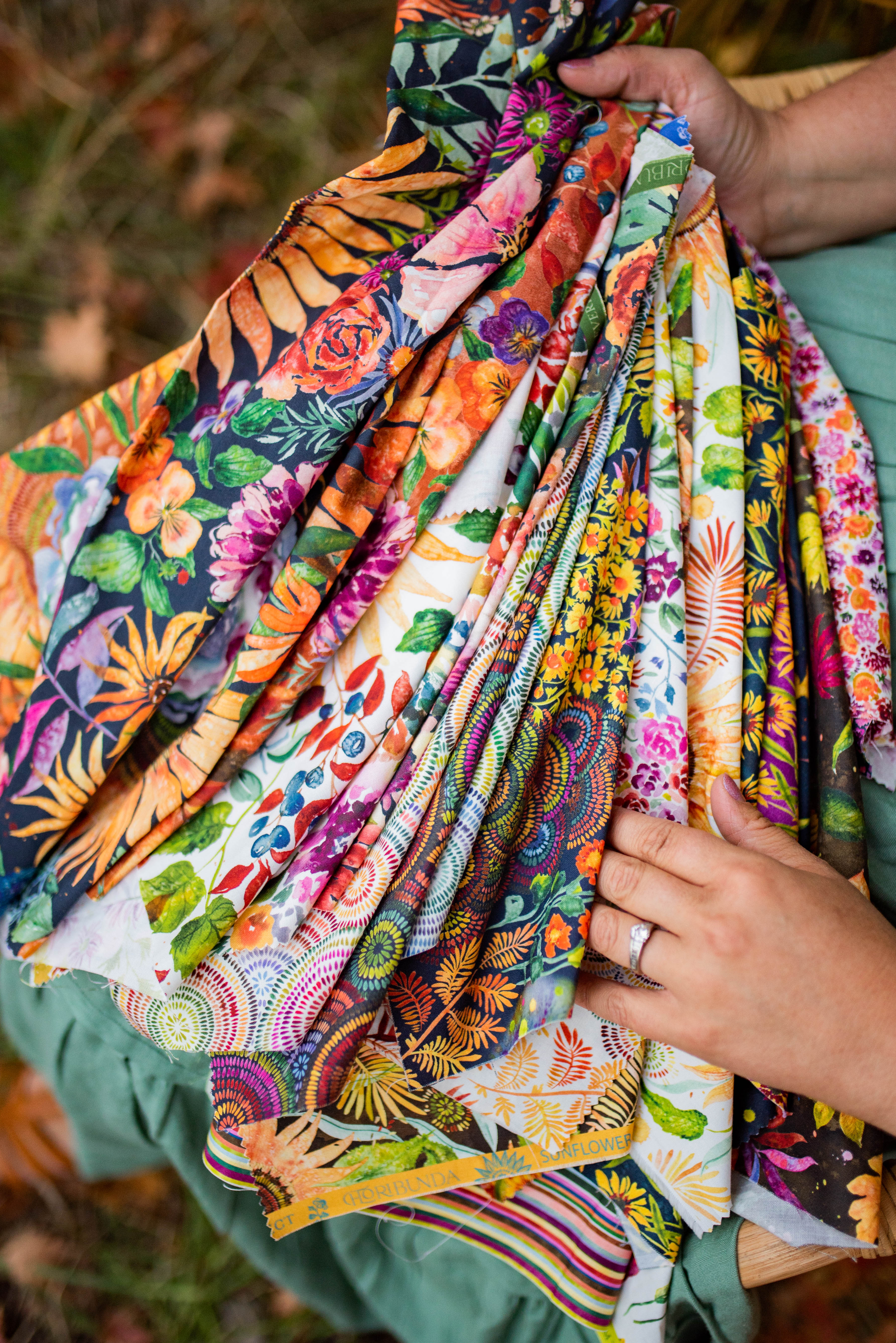 Floribunda Blooms - Midnight - Quilt Fabric
