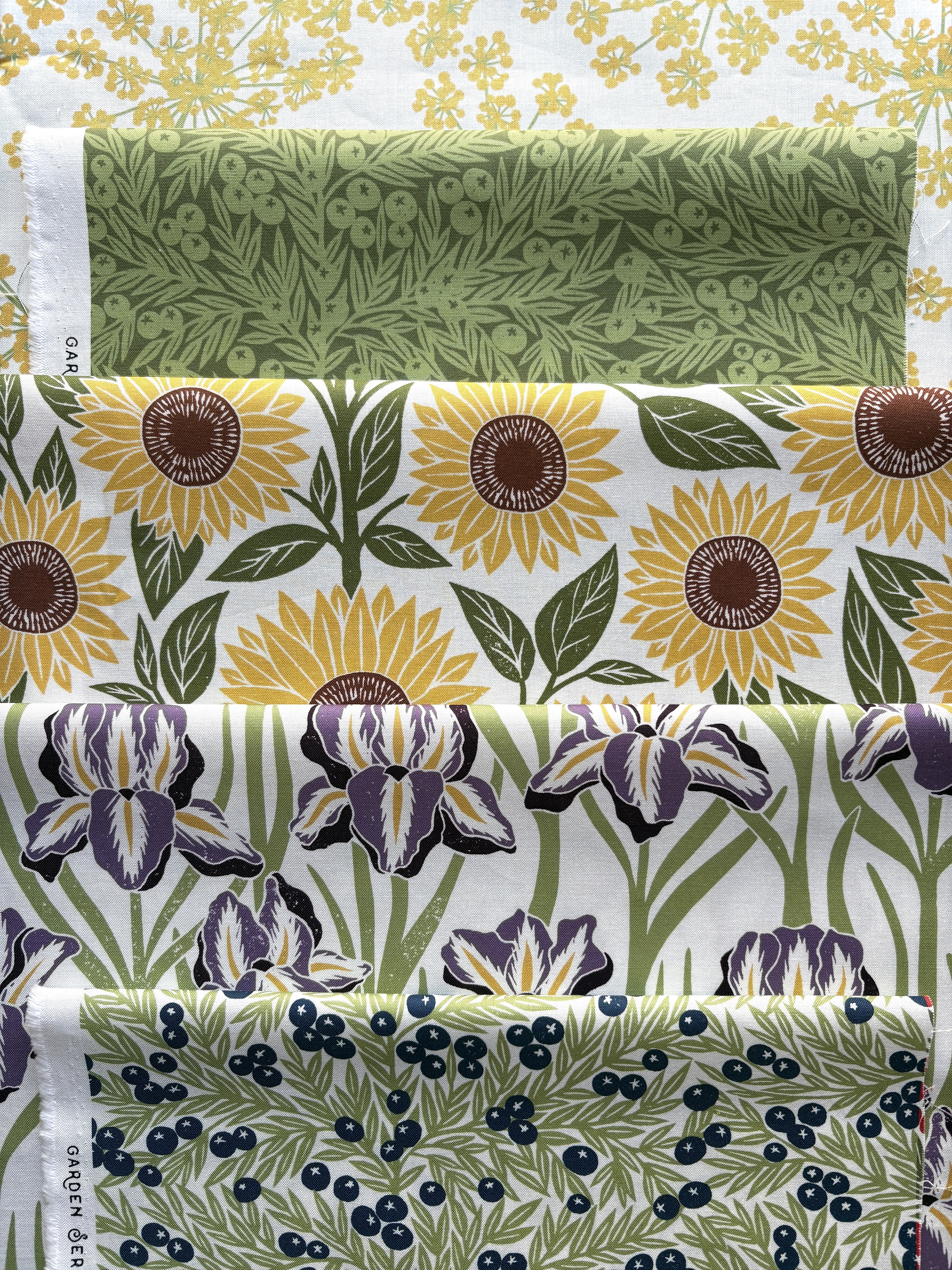 Garden Series Echinacea Cream Sky - Quilt Fabric