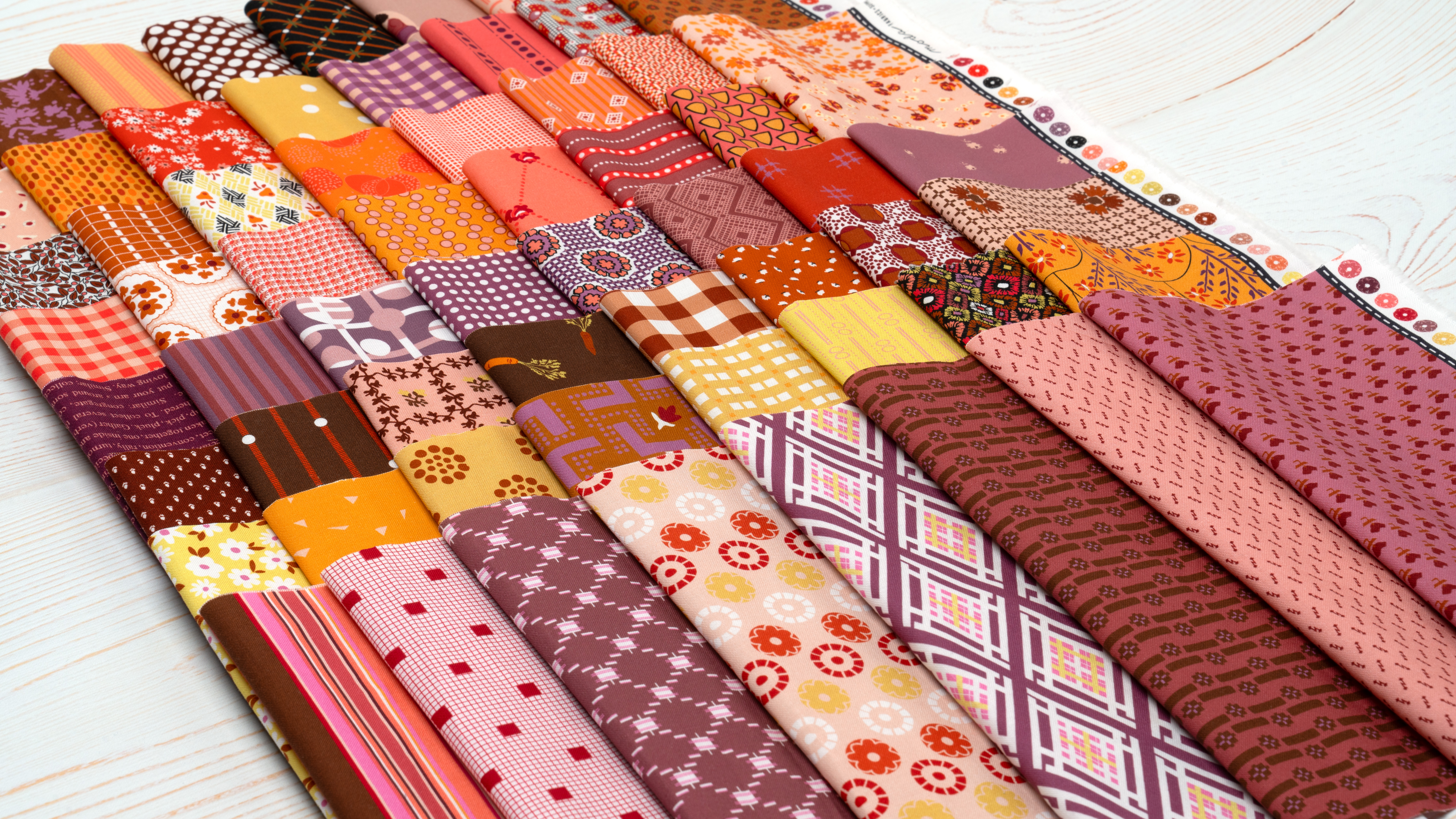 Gathered Lollies Taupes Trentham - Quilt Fabric