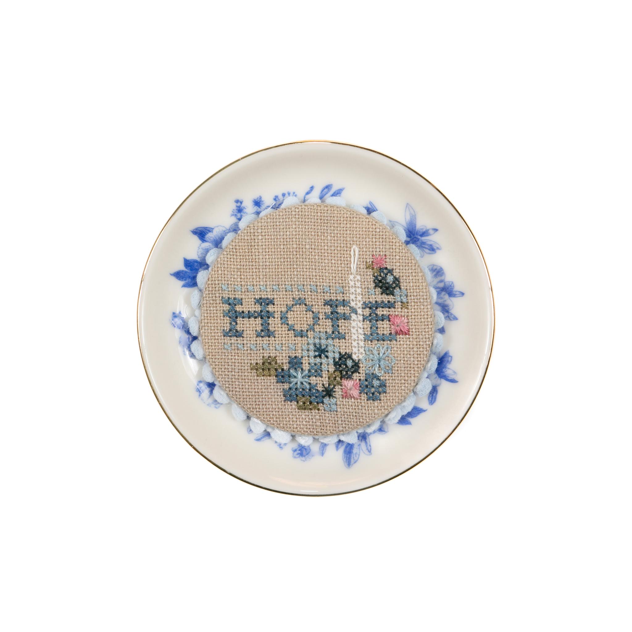 Plate-itudes: Hope - Cross Stitch Pattern, zoomed in. Select this picture to zoom back out.