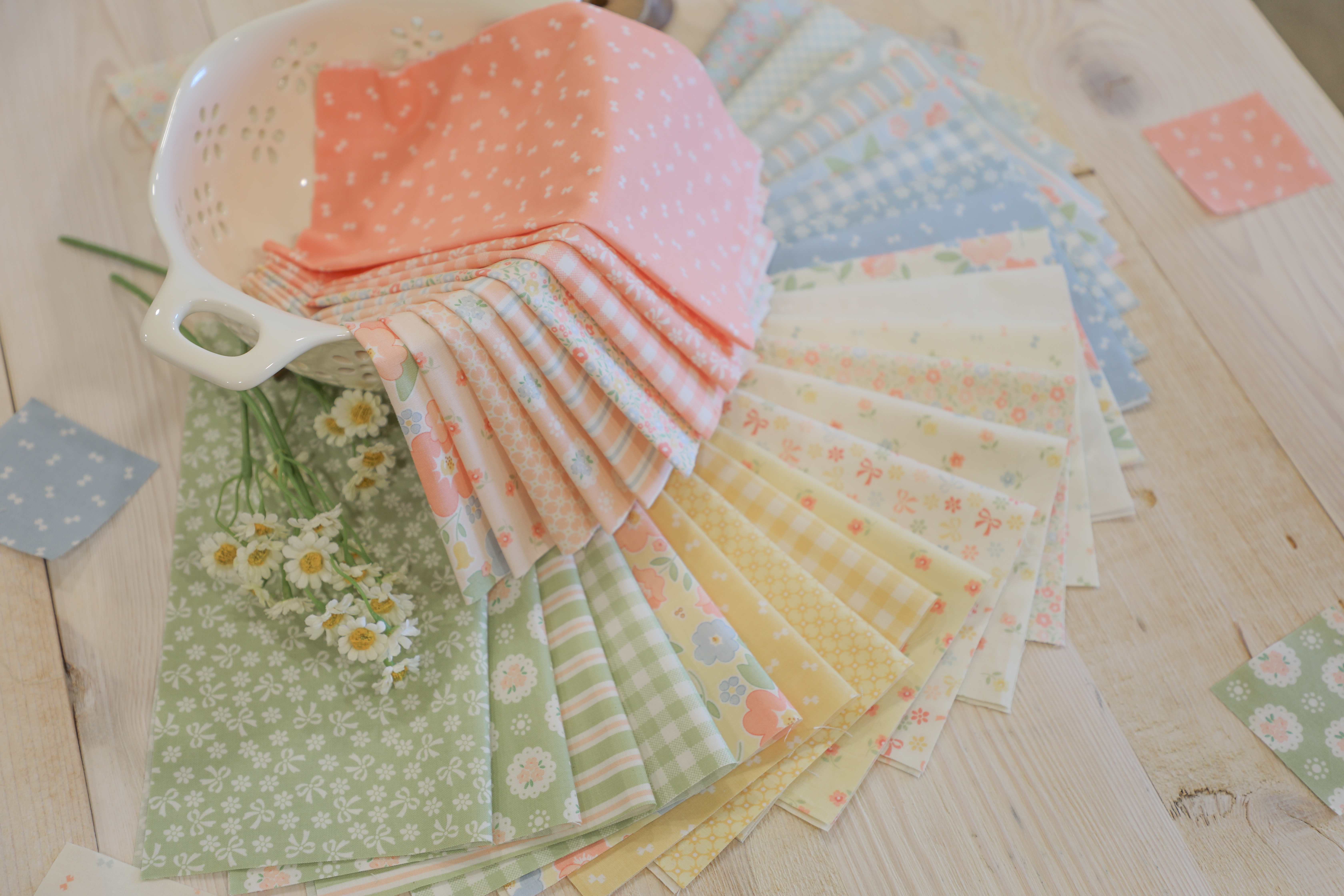 Handmade Sweetness - Fat Eighth Bundle, different perspective #3, zoomed in. Select this picture to zoom back out.