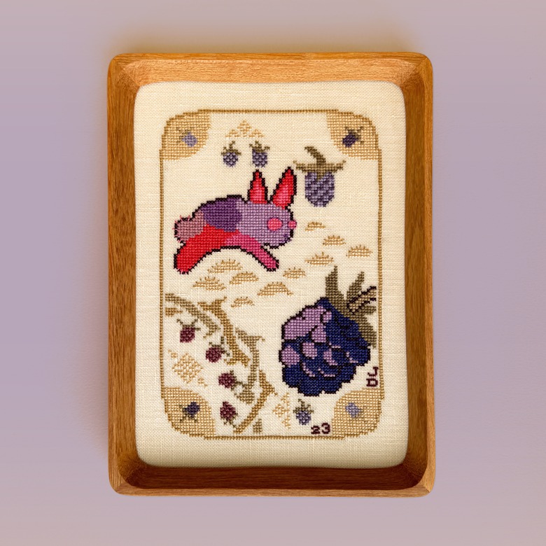 Bramble Bun - Cross Stitch Pattern, zoomed in. Select this picture to zoom back out.