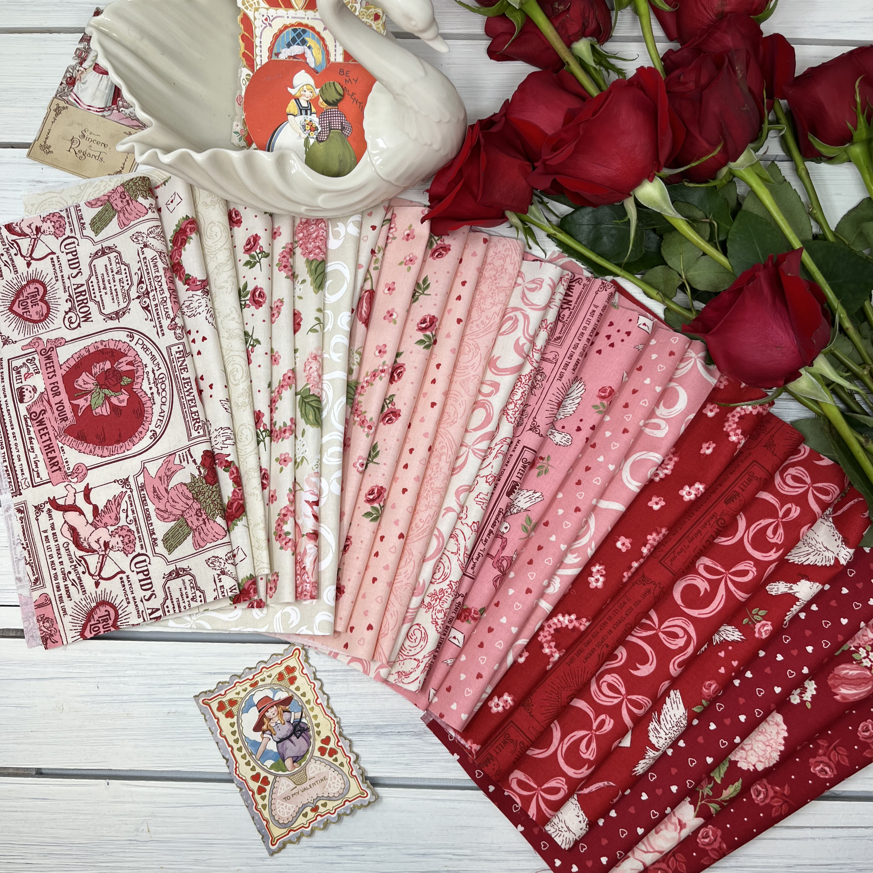 Je Taime Hearts Lace - Quilt Fabric, different perspective #2, zoomed in. Select this picture to zoom back out.