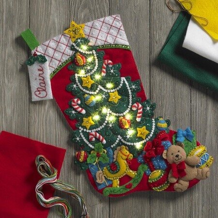 Christmas Tree Surprise with Lights Felt Applique Kit