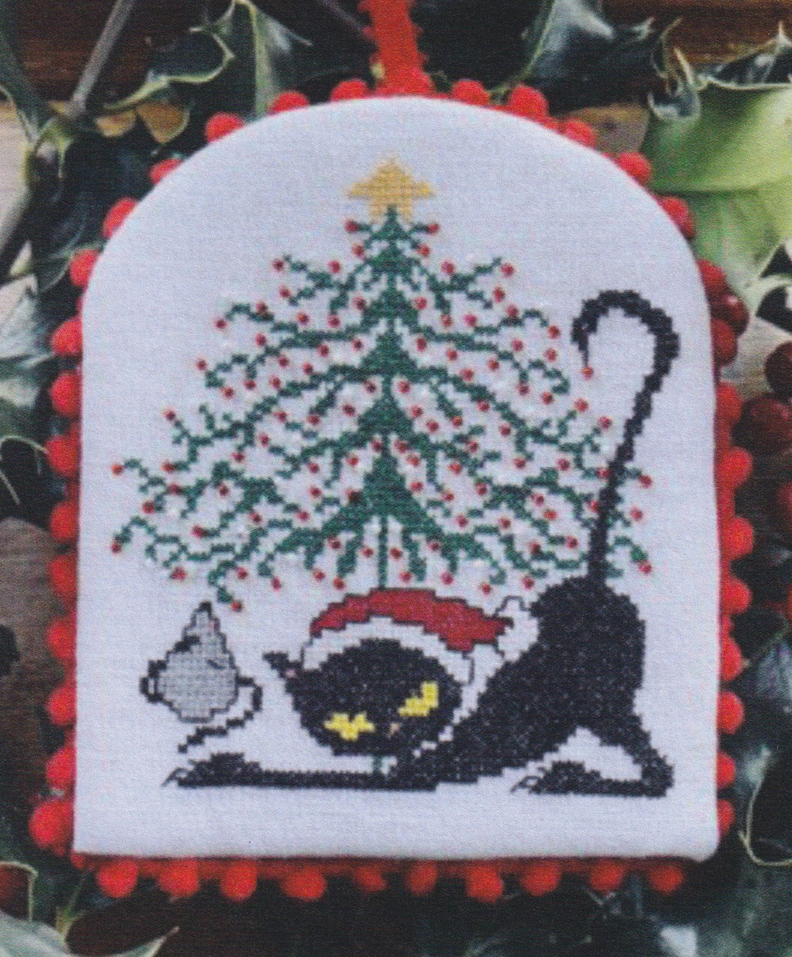 Cat And Mouse - Christmas Cross Stitch Pattern