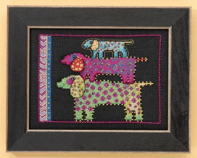 Dog Pyramid (Aida) - Cross Stitch Kit, zoomed in. Select this picture to zoom back out.