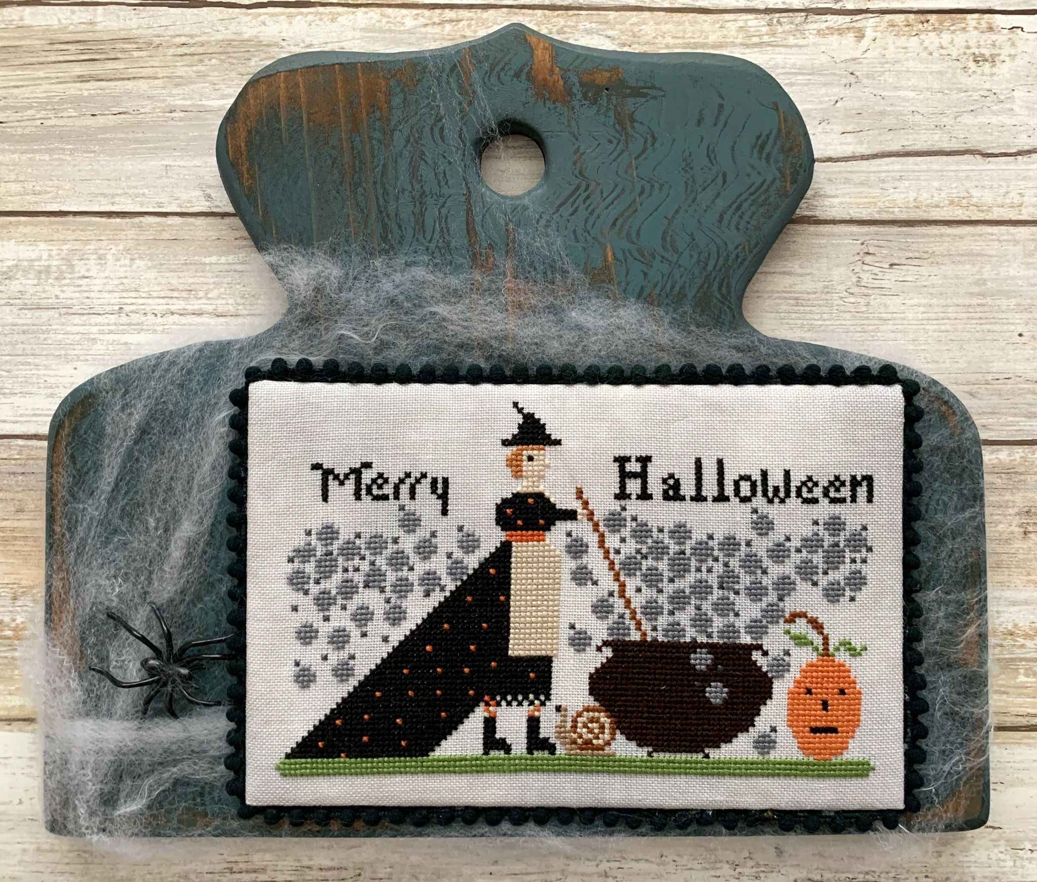 Merry Halloween - Cross Stitch Pattern, zoomed in. Select this picture to zoom back out.
