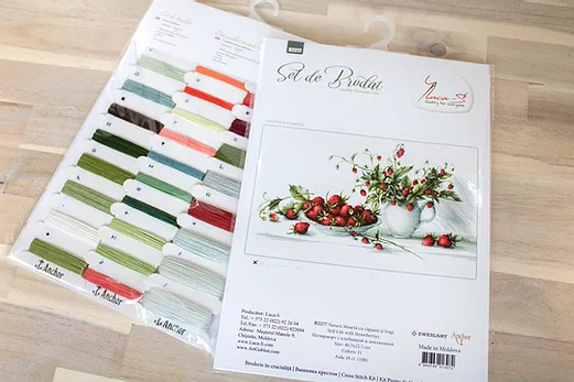 Strawberries - Cross Stitch Kit