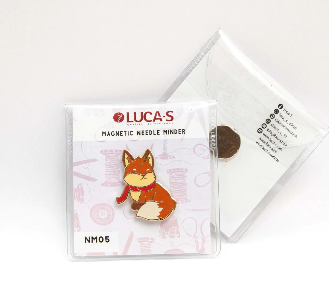 Winter Fox - Magnetic Needle Minder