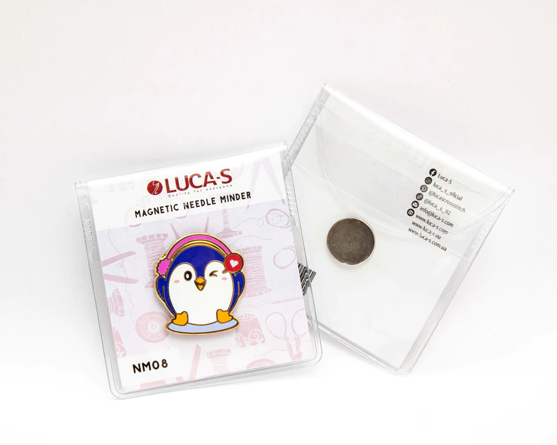 Penguin Love - Magnetic Needle Minder