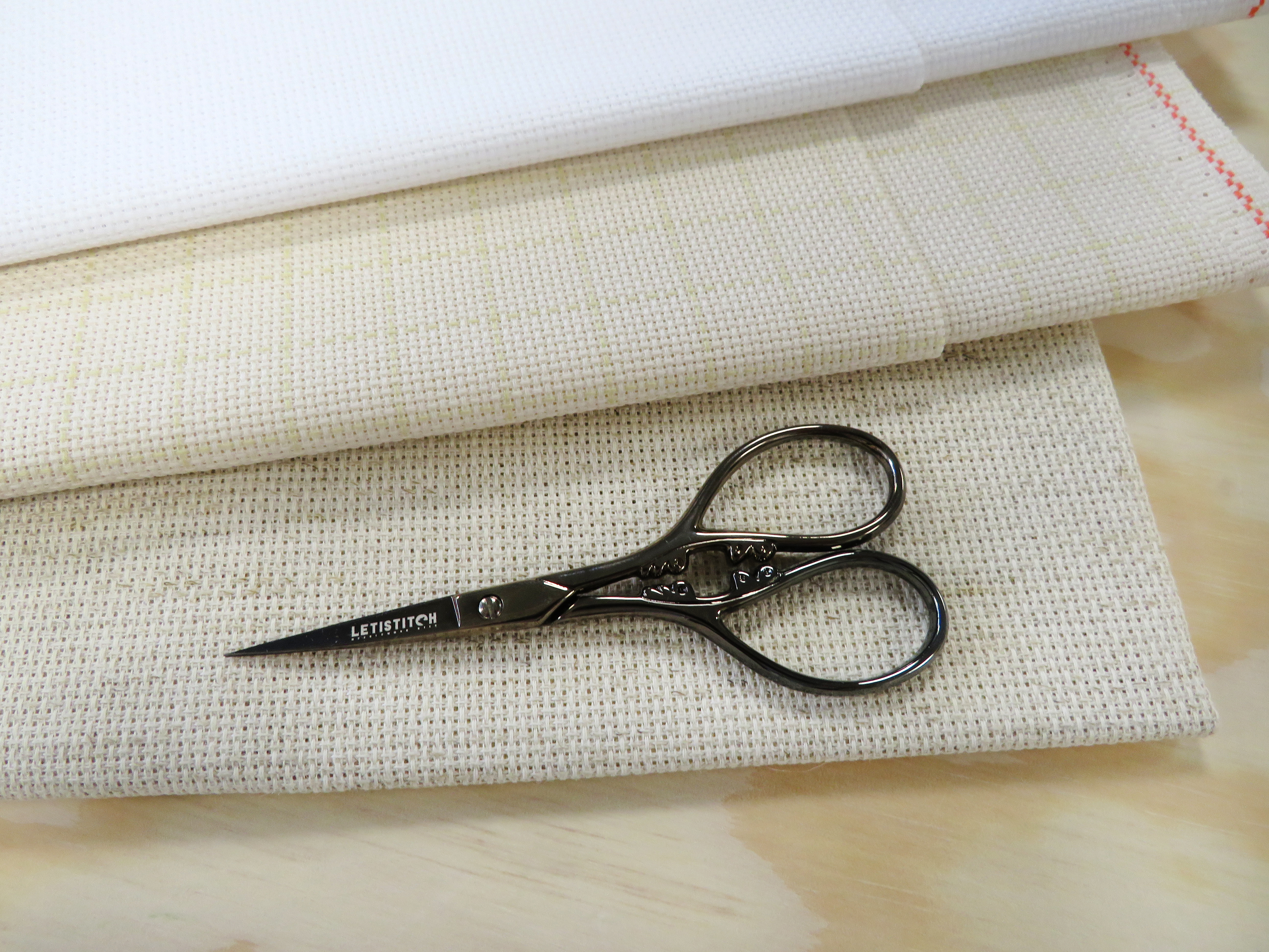 Black Pearl - Embroidery Scissors 