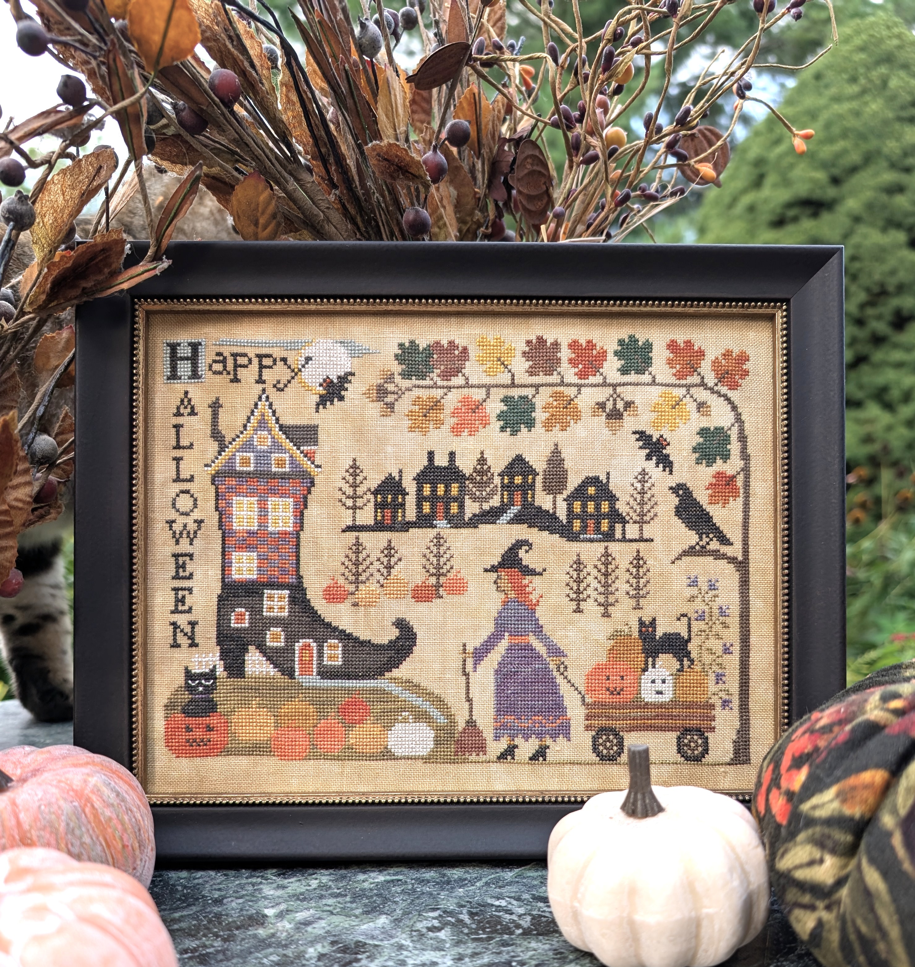 Tis Near Halloween - Cross Stitch Pattern