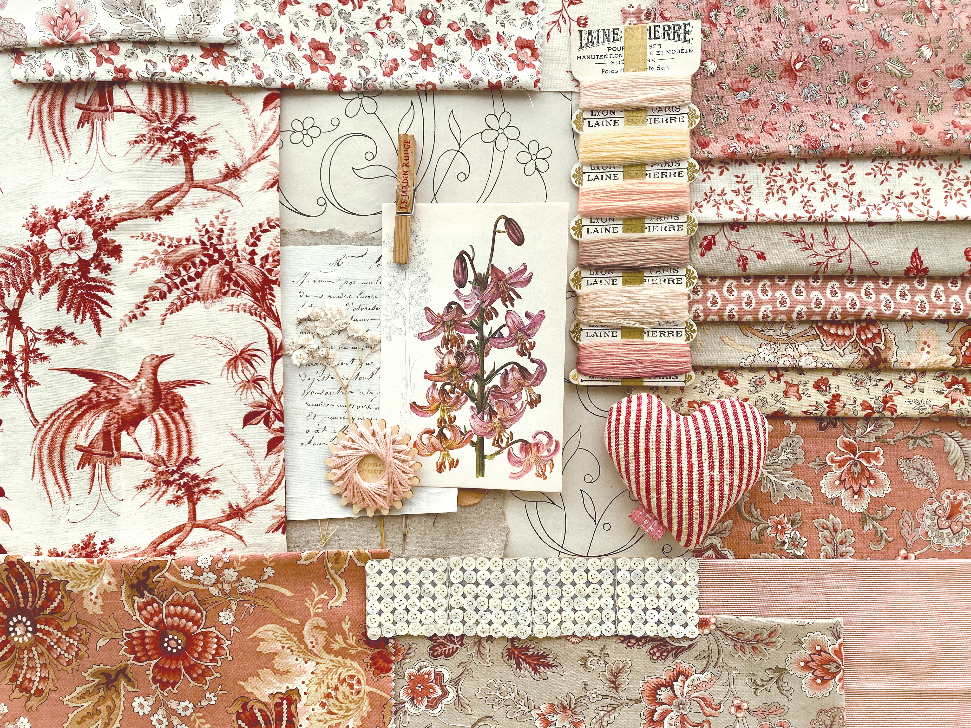 Le Jardin Rouge Leaves Pearl Roche - Quilt Fabric, different perspective #2, zoomed in. Select this picture to zoom back out.