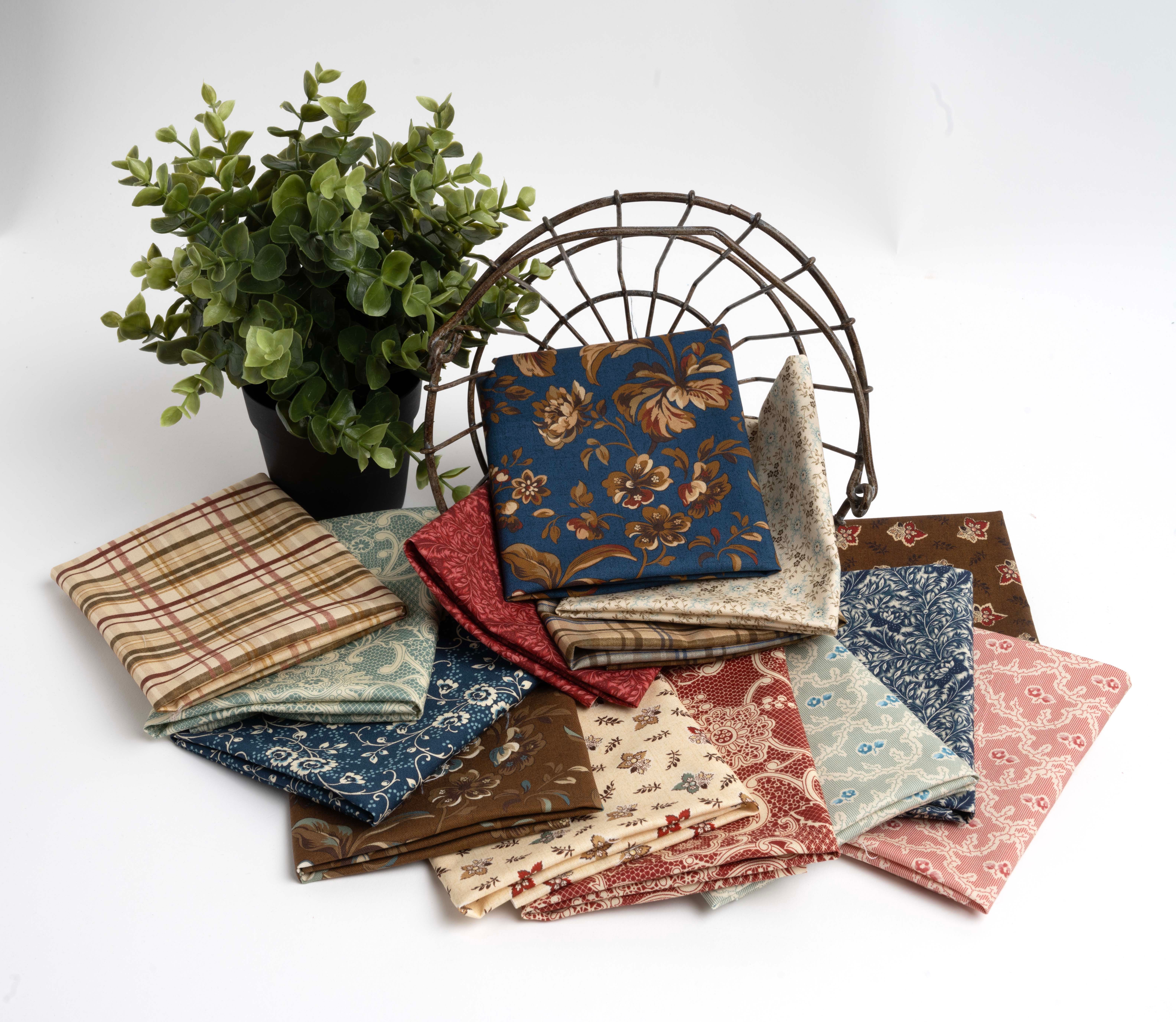 Lydias Lace Indigo - Quilt Fabric