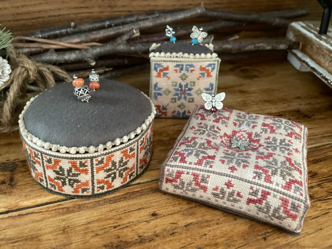 Pincushion Lovers - Cross Stitch Pattern