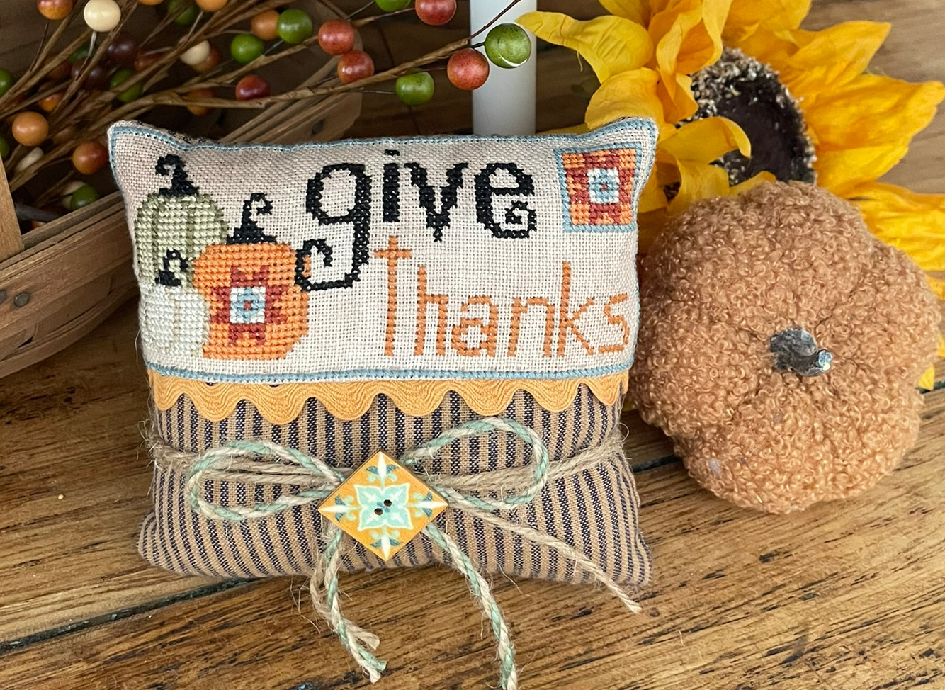 Home for Thanksgiving Pillow - Cross Stitch Pattern