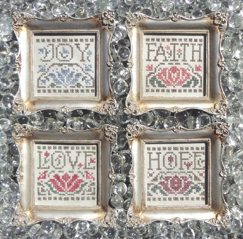 Christmas Pinkies V - Cross Stitch Pattern