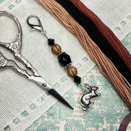 Quaker Rabbit Mini Scissors Fob, zoomed in. Select this picture to zoom back out.