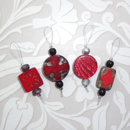 Red Needle Threader