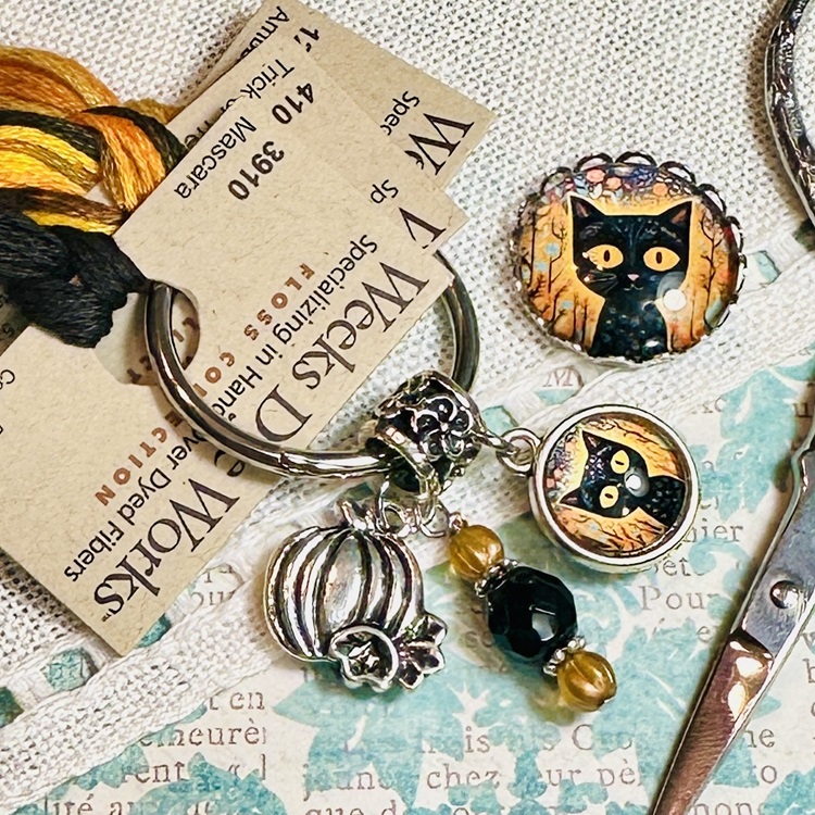 Pumpkin Thread Keep and Needle Minder