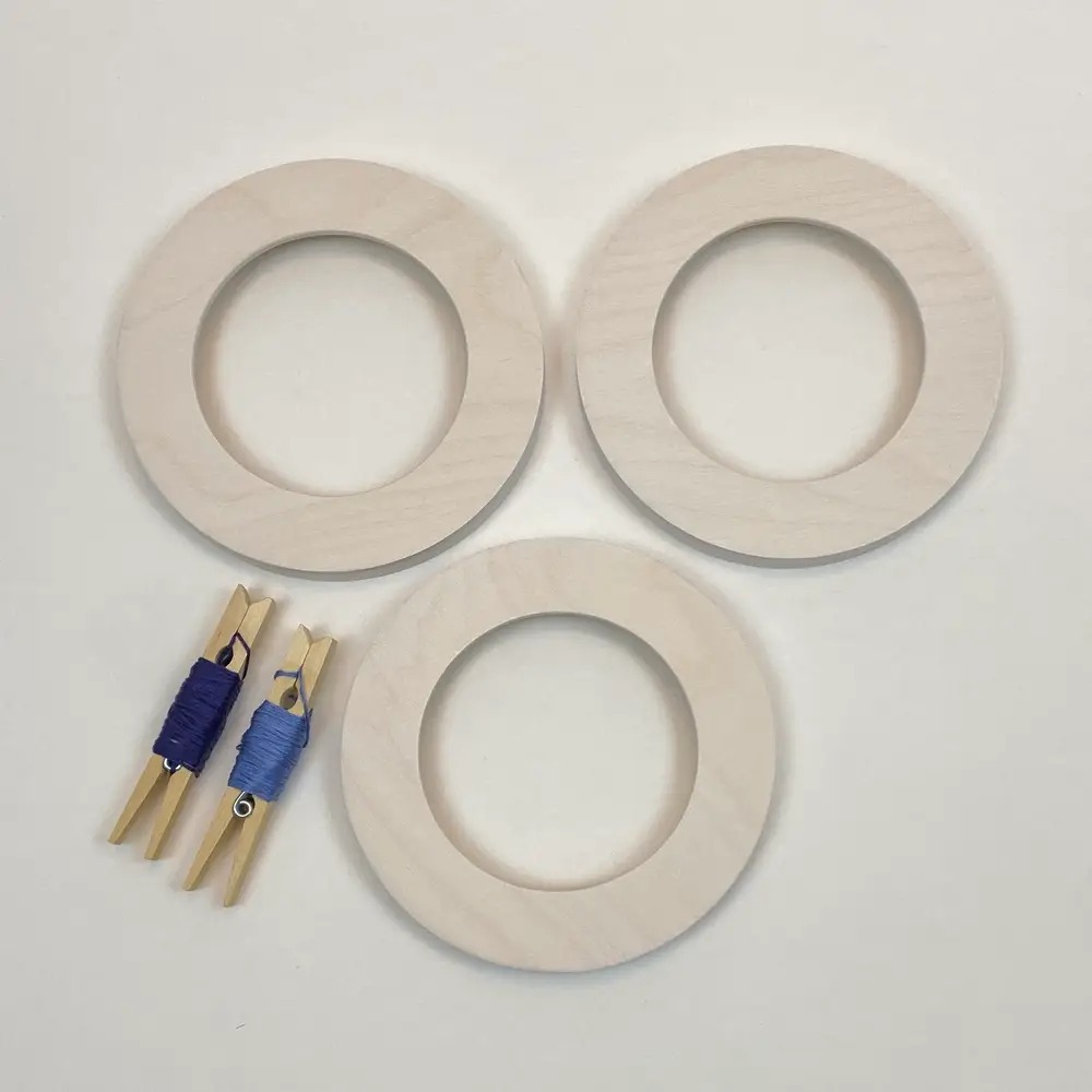 Modern Embroidery Circle Hoop Frame For 4" Hoop White, zoomed in. Select this picture to zoom back out.