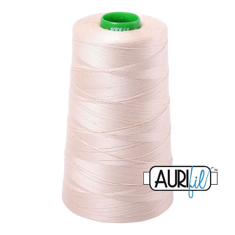 Longarm Cotton Thread 40wt 1700m 2000, zoomed in. Select this picture to zoom back out.