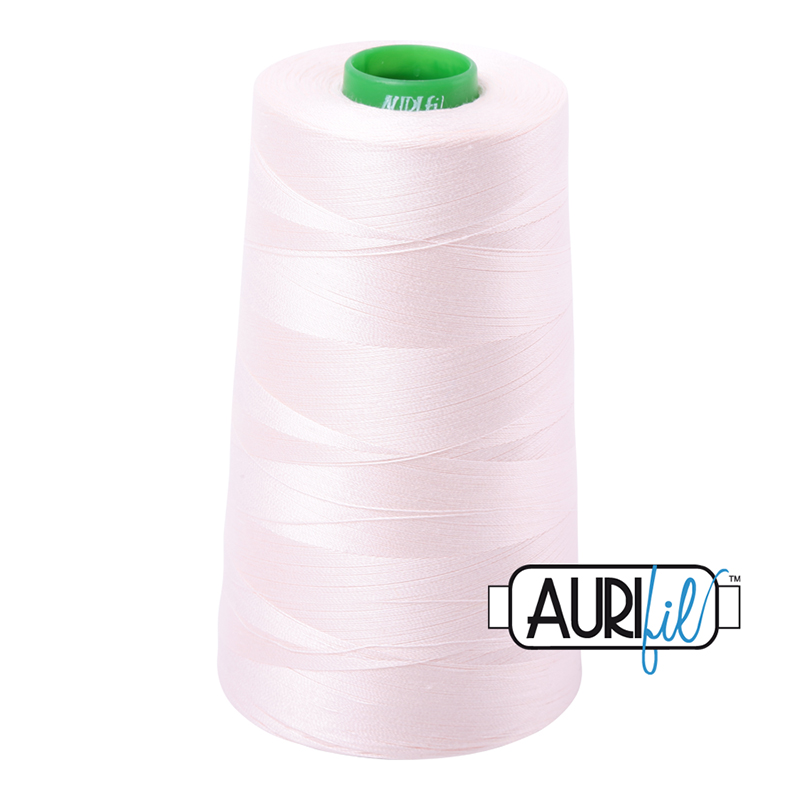 Longarm Cotton Thread 40wt 1700m 2405, zoomed in. Select this picture to zoom back out.