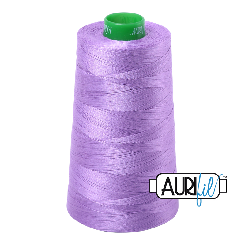 Longarm Cotton Thread 40wt 1700m 2520, zoomed in. Select this picture to zoom back out.
