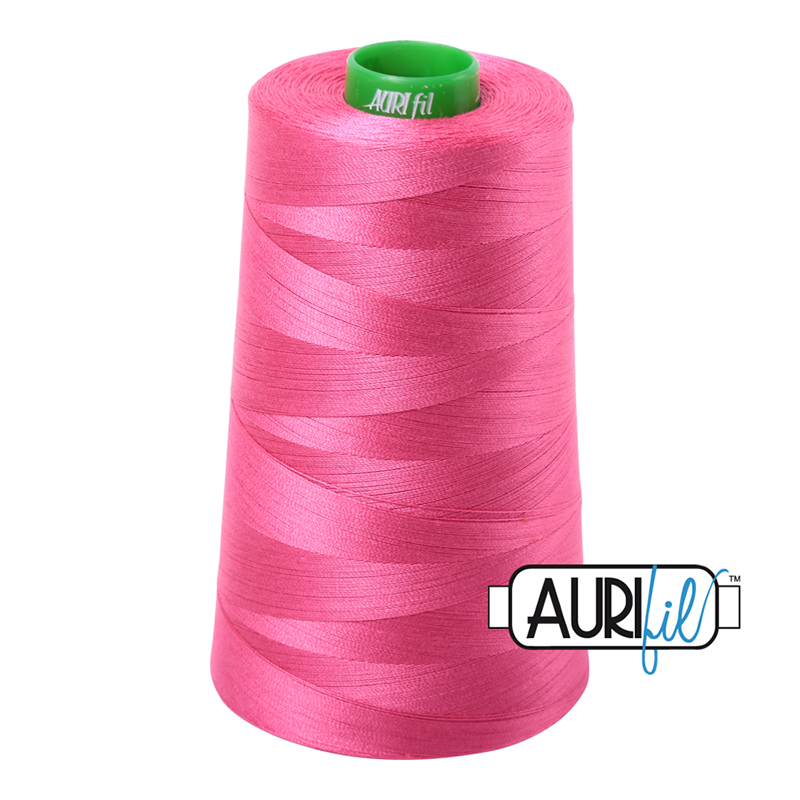 Longarm Cotton Thread 40wt 1700m 2530, zoomed in. Select this picture to zoom back out.