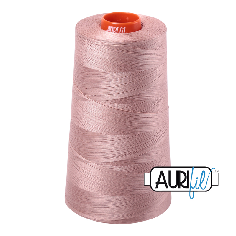 Longarm Cotton Thread 50wt 5900m 2375, zoomed in. Select this picture to zoom back out.