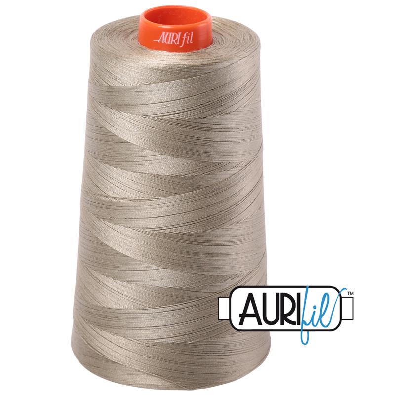 Longarm Cotton Thread 50wt 5900m 2900, zoomed in. Select this picture to zoom back out.