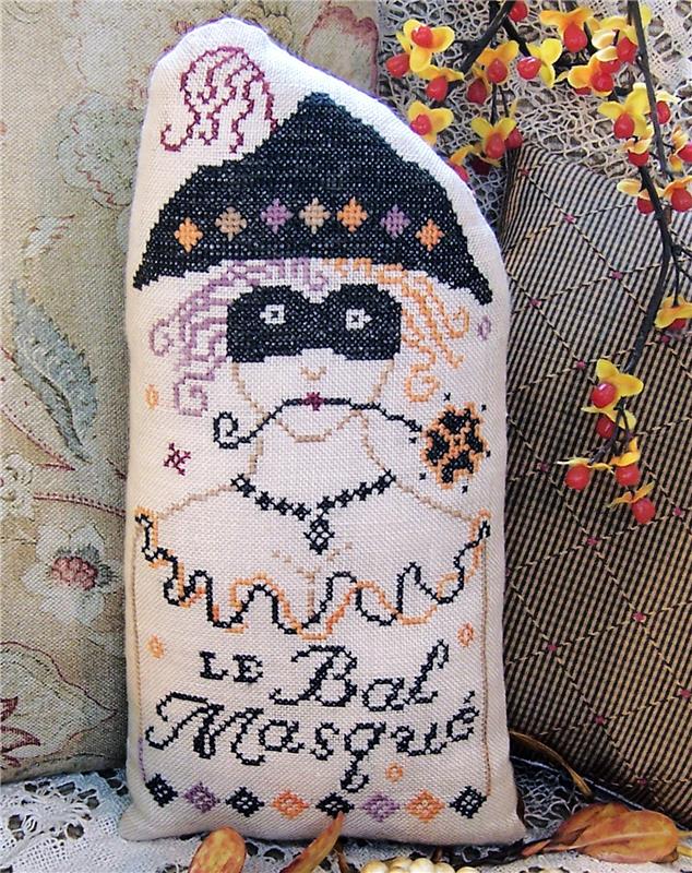 Bal Masque Lady Pillow - Halloween Cross Stitch Pattern 