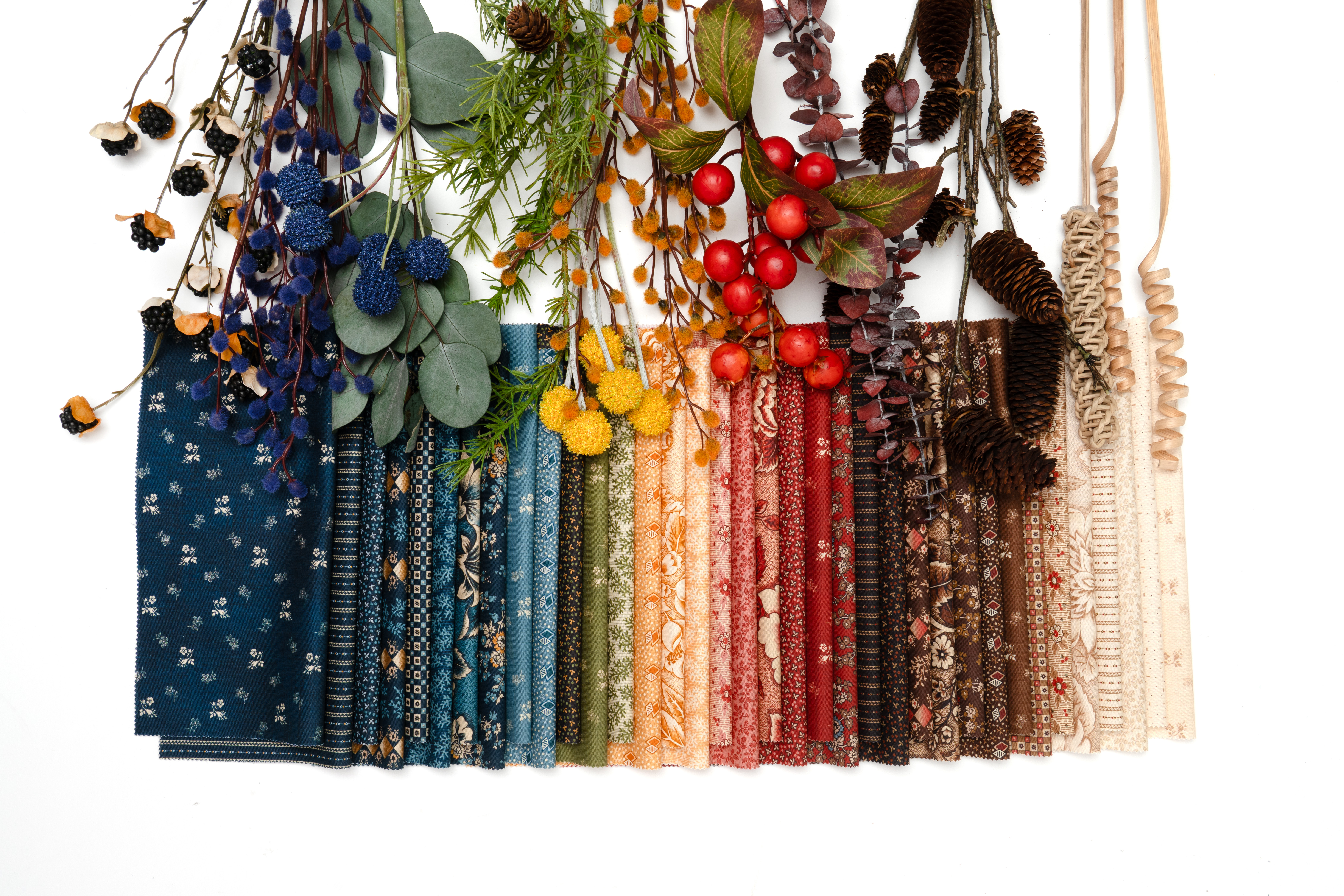 Miss Mollie Petite Flowers Red - Quilt Fabric